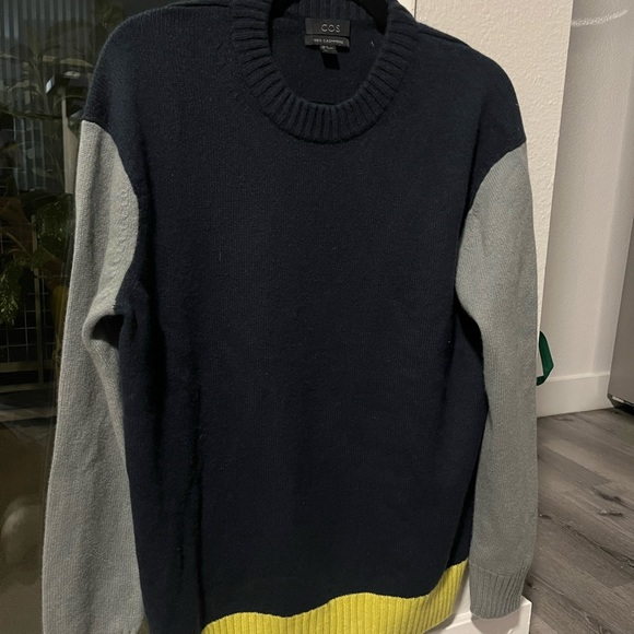 COS Unisex Cashmere Sweater - Picture 1 of 4